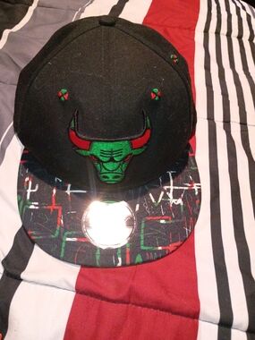 Chicago Bulls Black Snapback Hat with Red & Green Embroidered Logo GUC